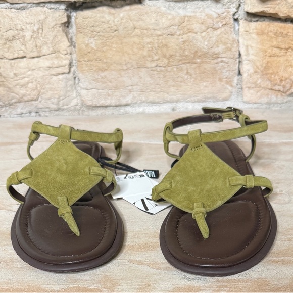 ZARA Olive Green Suede
Minimalist Thong Sandals
Geometric Ankle Strap Flats 37 - Picture 6 of 10